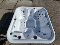 Balboa 6 persoons jacuzzi en buitenspa - afbeelding 19 van  30