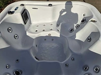 Balboa 6 persoons jacuzzi en buitenspa - afbeelding 25 van  30