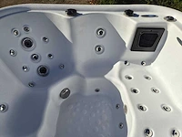 Balboa 6 persoons jacuzzi en buitenspa - afbeelding 8 van  14