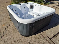 Balboa 6 persoons jacuzzi en buitenspa - afbeelding 10 van  14