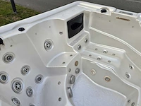 Balboa 6 persoons jacuzzi en buitenspa - afbeelding 7 van  7