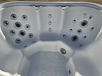 Balboa 6 persoons jacuzzi en buitenspa - afbeelding 12 van  14