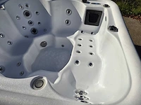 Balboa 6 persoons jacuzzi en buitenspa - afbeelding 2 van  14