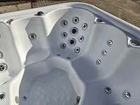 Balboa 6 persoons jacuzzi en buitenspa - afbeelding 16 van  18