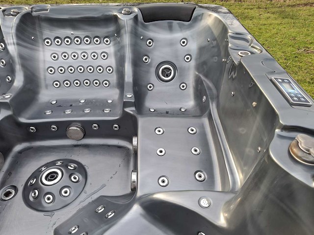 Balboa 7 persoons jacuzzi en buitenspa - afbeelding 6 van  28