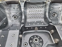 Balboa 7 persoons jacuzzi en buitenspa - afbeelding 7 van  28