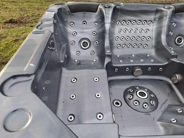 Balboa 7 persoons jacuzzi en buitenspa - afbeelding 8 van  28