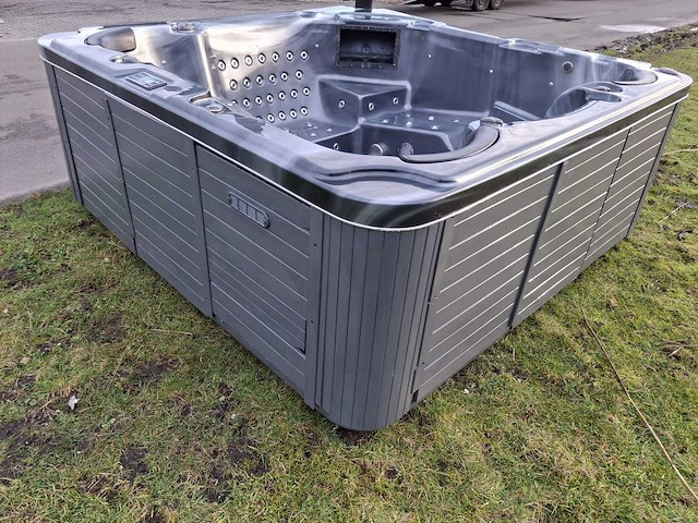 Balboa 7 persoons jacuzzi en buitenspa - afbeelding 11 van  28