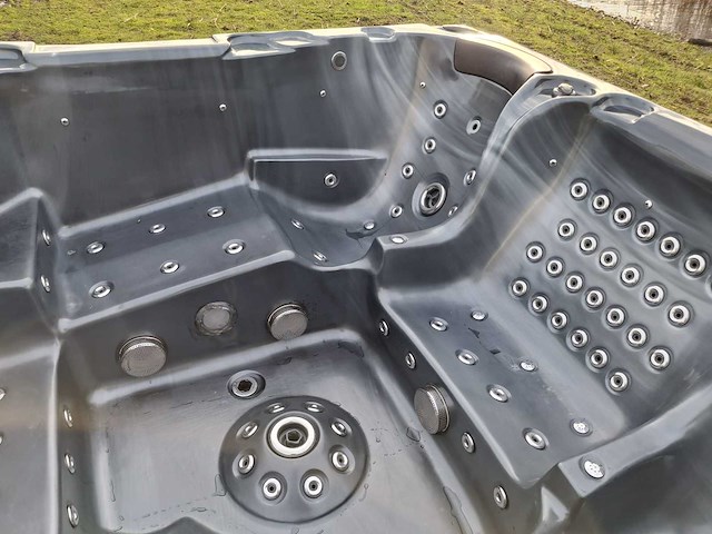 Balboa 7 persoons jacuzzi en buitenspa - afbeelding 20 van  28