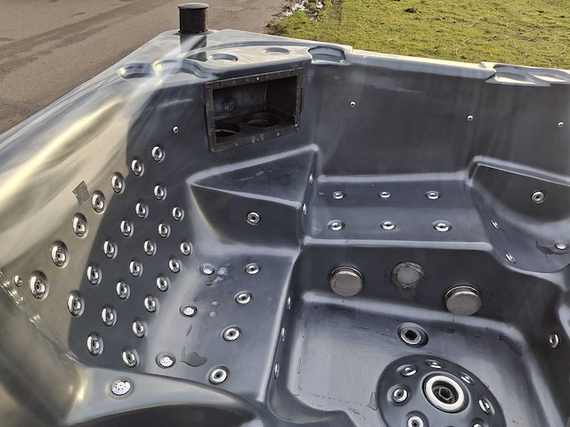 Balboa 7 persoons jacuzzi en buitenspa - afbeelding 12 van  28