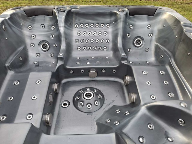 Balboa 7 persoons jacuzzi en buitenspa - afbeelding 26 van  28