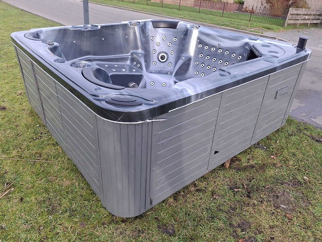 Balboa 7 persoons jacuzzi en buitenspa - afbeelding 28 van  28