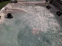 Balboa 7 persoons jacuzzi en buitenspa - afbeelding 3 van  5