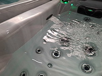 Balboa 7 persoons jacuzzi en buitenspa - afbeelding 4 van  5
