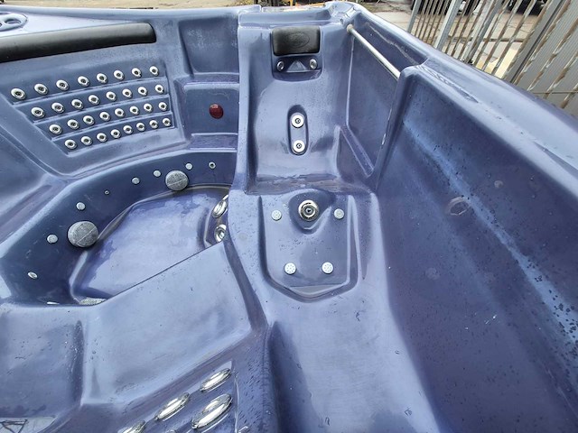 Balboa 7 persoons jacuzzi en buitenspa - afbeelding 2 van  13