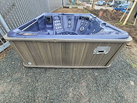 Balboa 7 persoons jacuzzi en buitenspa - afbeelding 4 van  13