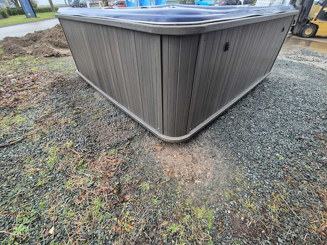 Balboa 7 persoons jacuzzi en buitenspa - afbeelding 7 van  13