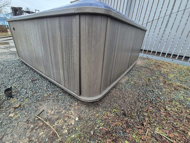 Balboa 7 persoons jacuzzi en buitenspa - afbeelding 9 van  13