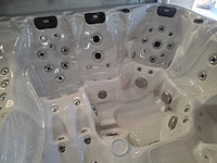 Balboa 7 persoons jacuzzi en buitenspa - afbeelding 16 van  24