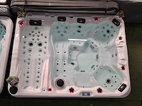 Balboa 7 persoons jacuzzi en buitenspa - afbeelding 11 van  24