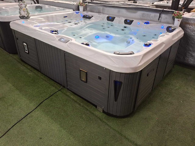 Balboa 7 persoons jacuzzi en buitenspa - afbeelding 20 van  25