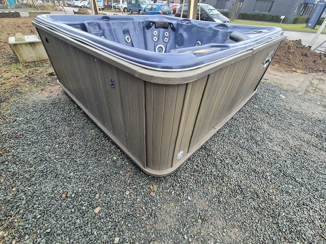Balboa 7 persoons jacuzzi en buitenspa - afbeelding 6 van  22