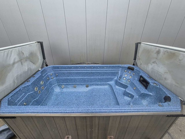 Balboa 8 persoons zwem spa jacuzzi en buitenspa - afbeelding 16 van  21