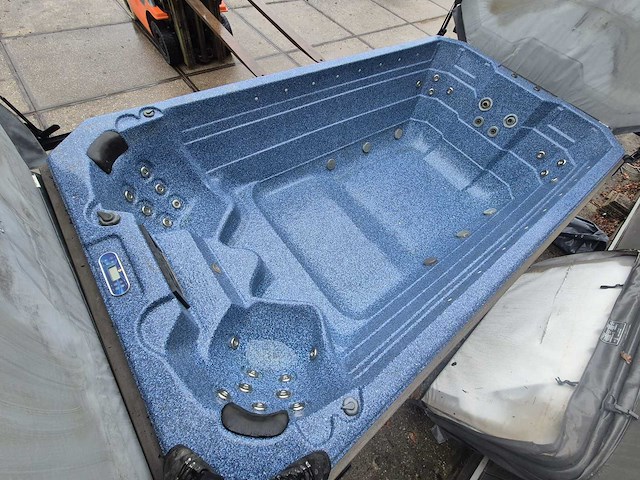 Balboa 8 persoons zwem spa jacuzzi en buitenspa - afbeelding 2 van  21