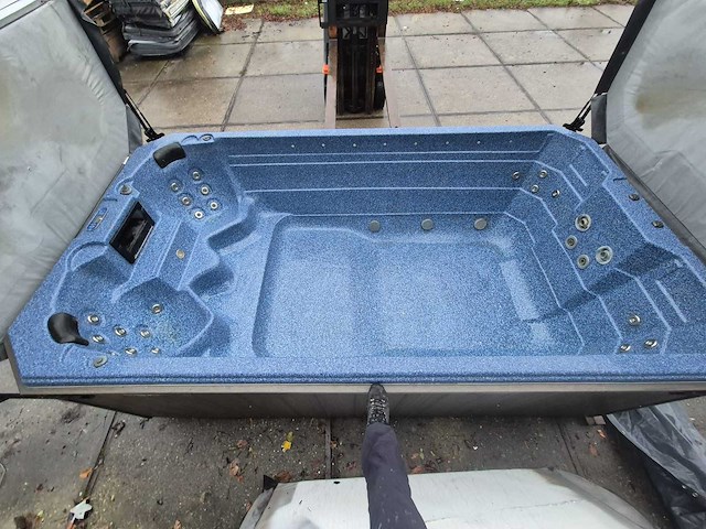 Balboa 8 persoons zwem spa jacuzzi en buitenspa - afbeelding 9 van  21