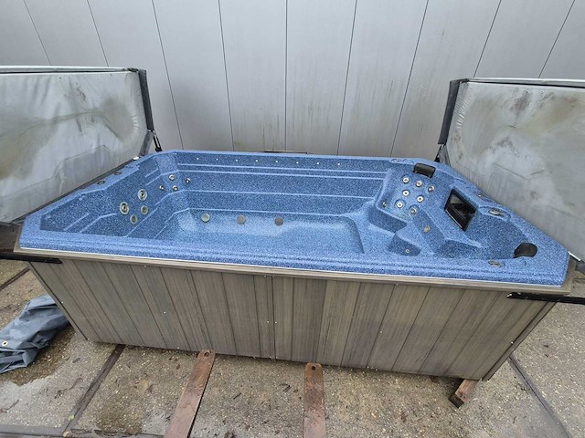 Balboa 8 persoons zwem spa jacuzzi en buitenspa - afbeelding 19 van  21