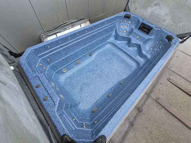 Balboa 8 persoons zwem spa jacuzzi en buitenspa - afbeelding 12 van  20