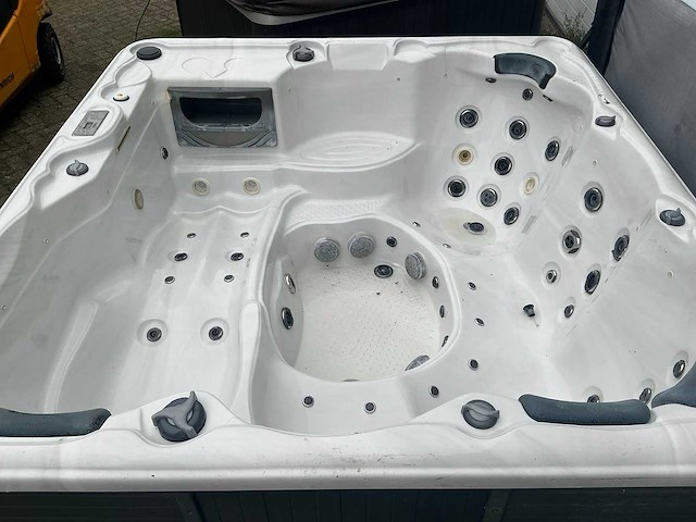 Balboa jacuzzi - afbeelding 6 van  8