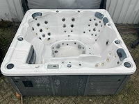 Balboa jacuzzi - afbeelding 1 van  9