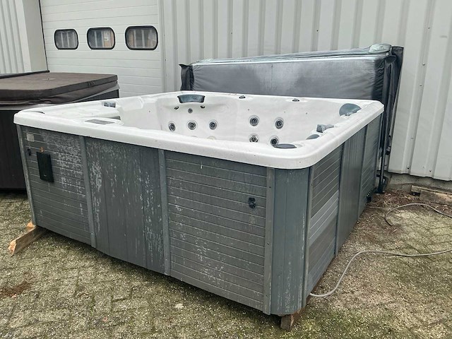 Balboa jacuzzi - afbeelding 5 van  9