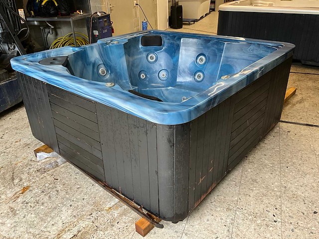 Balboa jacuzzi - afbeelding 1 van  12