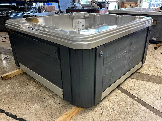 Balboa jacuzzi - afbeelding 1 van  15