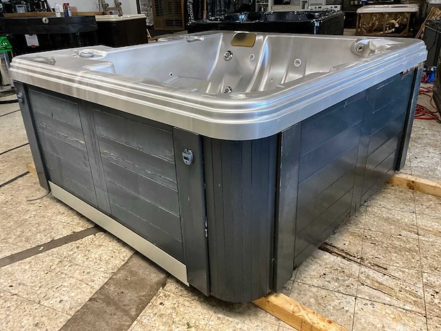 Balboa jacuzzi - afbeelding 8 van  15