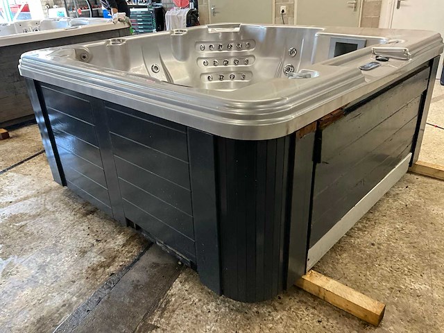 Balboa jacuzzi - afbeelding 10 van  15