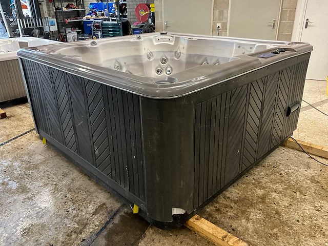 Balboa jacuzzi - afbeelding 8 van  14