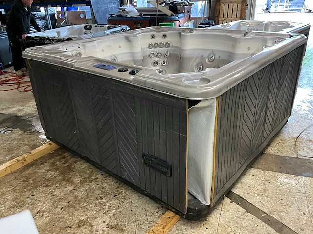 Balboa jacuzzi - afbeelding 9 van  14