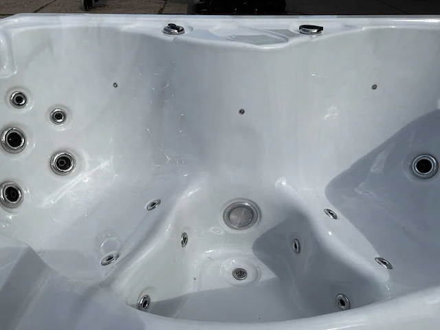 Balboa jacuzzi - afbeelding 8 van  11