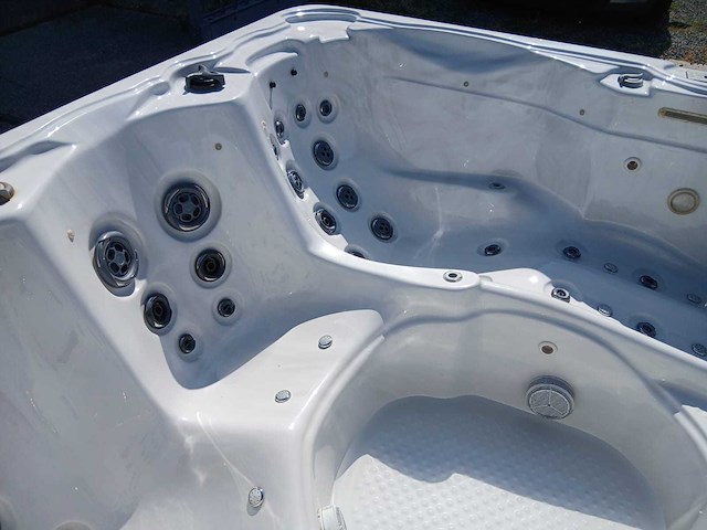 Balboa spa 6 persoons jacuzzi en buitenspa - afbeelding 10 van  34