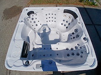 Balboa spa 6 persoons jacuzzi en buitenspa