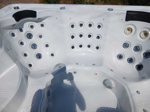 Balboa spa 6 persoons jacuzzi en buitenspa - afbeelding 18 van  34