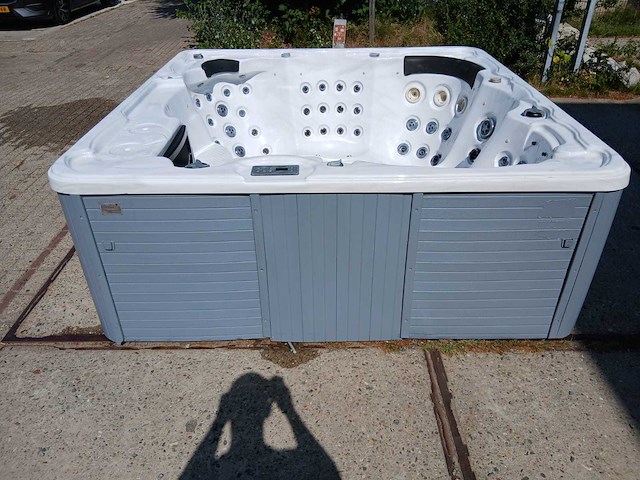 Balboa spa 6 persoons jacuzzi en buitenspa - afbeelding 21 van  34