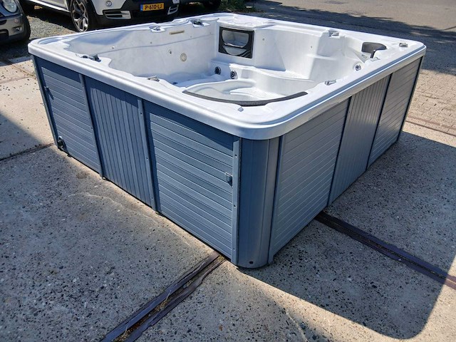 Balboa spa 6 persoons jacuzzi en buitenspa - afbeelding 27 van  34