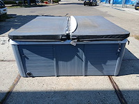 Balboa spa 6 persoons jacuzzi en buitenspa - afbeelding 29 van  34