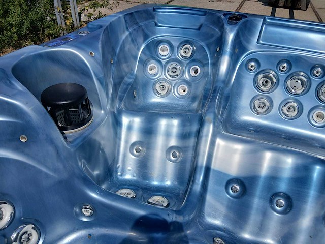 Balboa spa 6 persoons jacuzzi en buitenspa - afbeelding 4 van  26