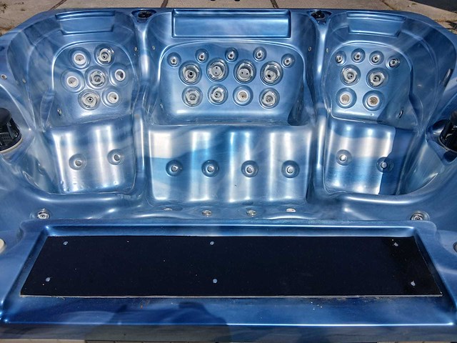Balboa spa 6 persoons jacuzzi en buitenspa - afbeelding 12 van  26