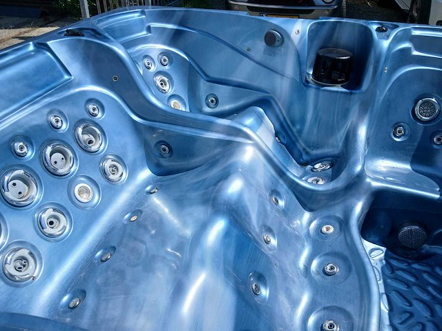Balboa spa 6 persoons jacuzzi en buitenspa - afbeelding 14 van  26